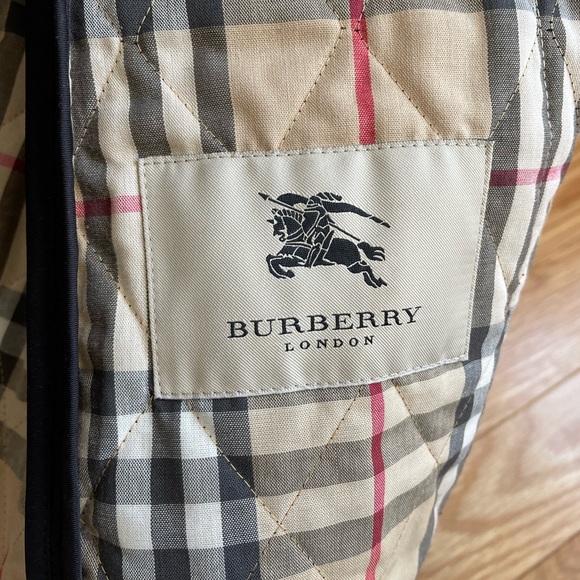 Burberry Black Quilted Coat Size Medium - Picture 3 of 9